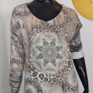 Damenpullover, italienische Mode, V-Ausschnitt, Leo-Print, Stern-Pullover, lange Ärmel, Oversize-Passform, Größen 38-46, alltagstauglich, Freizeitmode, Büromode, modische Pullover, pflegeleicht, Maschinenwäsche, Pullover für Arbeit