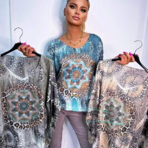 Damenpullover, italienische Mode, V-Ausschnitt, Leo-Print, Stern-Pullover, lange Ärmel, Oversize-Passform, Größen 38-46, alltagstauglich, Freizeitmode, Büromode, modische Pullover, pflegeleicht, Maschinenwäsche, Pullover für Arbeit