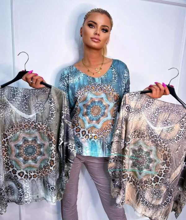 Damenpullover, italienische Mode, V-Ausschnitt, Leo-Print, Stern-Pullover, lange Ärmel, Oversize-Passform, Größen 38-46, alltagstauglich, Freizeitmode, Büromode, modische Pullover, pflegeleicht, Maschinenwäsche, Pullover für Arbeit