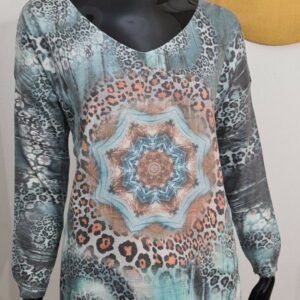 Damenpullover, italienische Mode, V-Ausschnitt, Leo-Print, Stern-Pullover, lange Ärmel, Oversize-Passform, Größen 38-46, alltagstauglich, Freizeitmode, Büromode, modische Pullover, pflegeleicht, Maschinenwäsche, Pullover für Arbeit