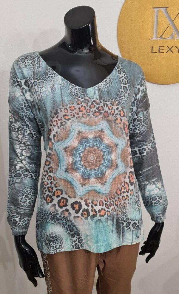 Damenpullover, italienische Mode, V-Ausschnitt, Leo-Print, Stern-Pullover, lange Ärmel, Oversize-Passform, Größen 38-46, alltagstauglich, Freizeitmode, Büromode, modische Pullover, pflegeleicht, Maschinenwäsche, Pullover für Arbeit