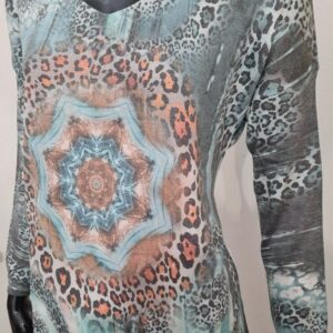 Damenpullover, italienische Mode, V-Ausschnitt, Leo-Print, Stern-Pullover, lange Ärmel, Oversize-Passform, Größen 38-46, alltagstauglich, Freizeitmode, Büromode, modische Pullover, pflegeleicht, Maschinenwäsche, Pullover für Arbeit